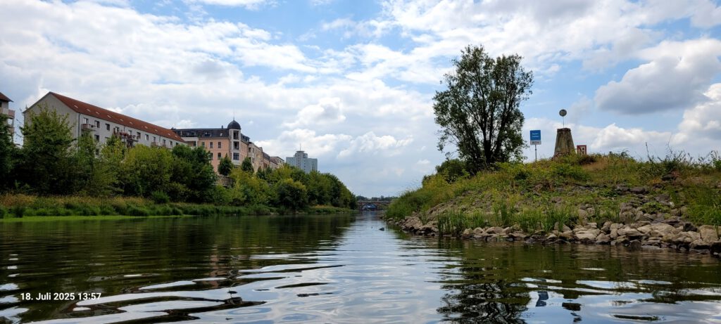 Einfahrt Zollelbe bei Magdeburg