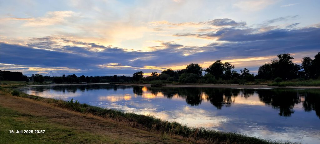 Abenddämmerung an der Elbe bei Dessau