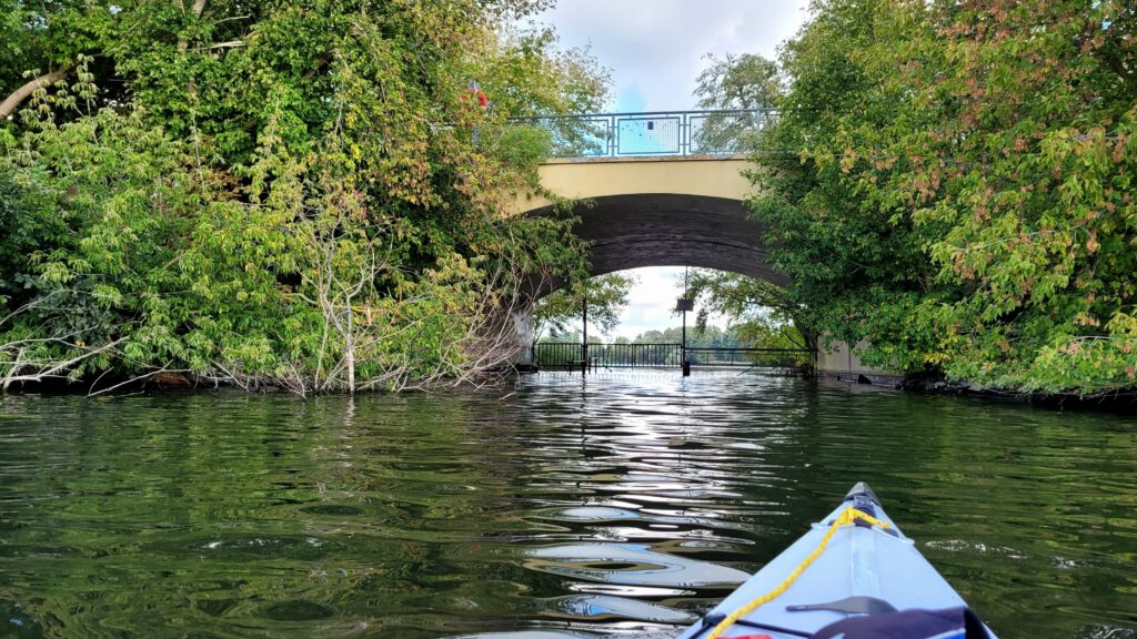 Sandhauser-Brücke / Blick in den Heiligensee
